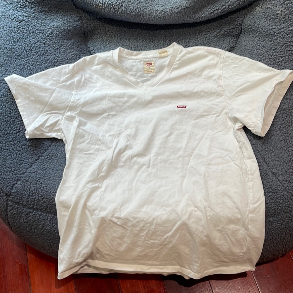 Brand new Levi mens shirt in white with logo size L